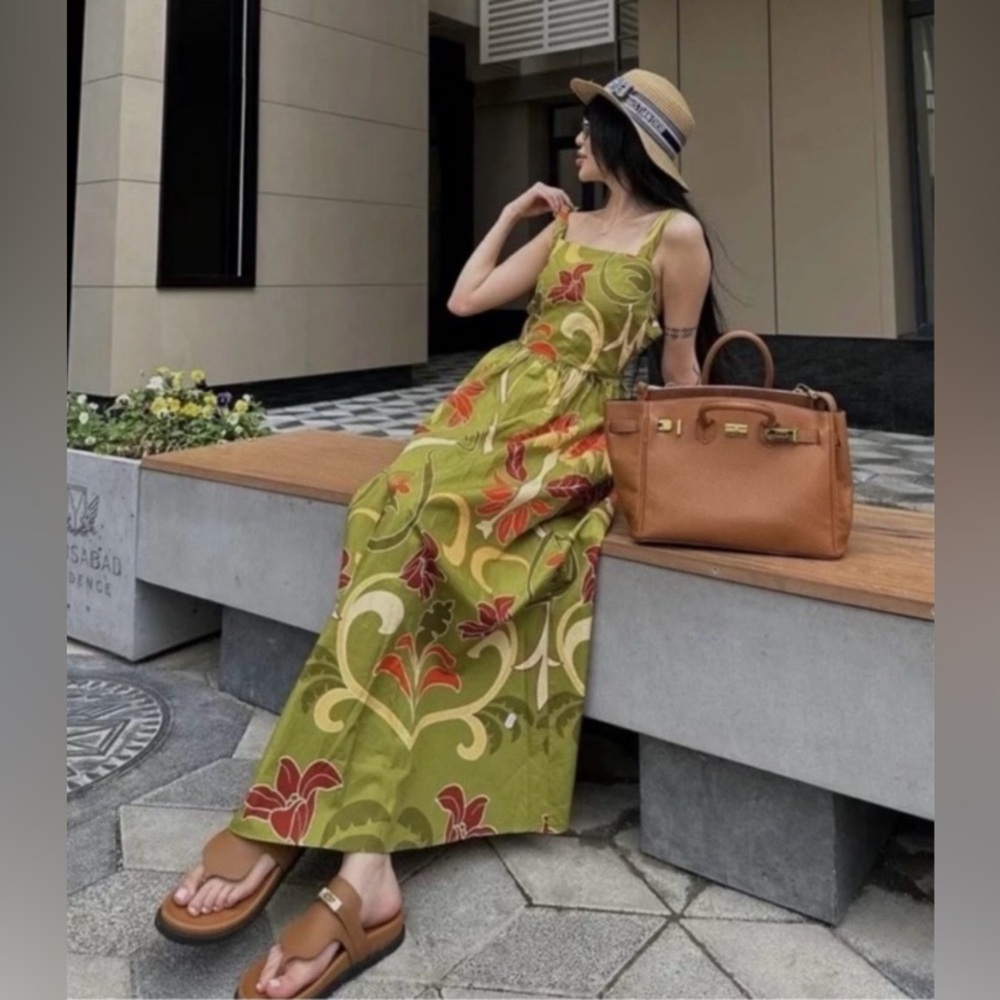 LAST ONE!!! ZARA BLOGGERS’ FAVORITE PRINTED MIDI DRESS ZW COLLECTION - Picture 2 of 16